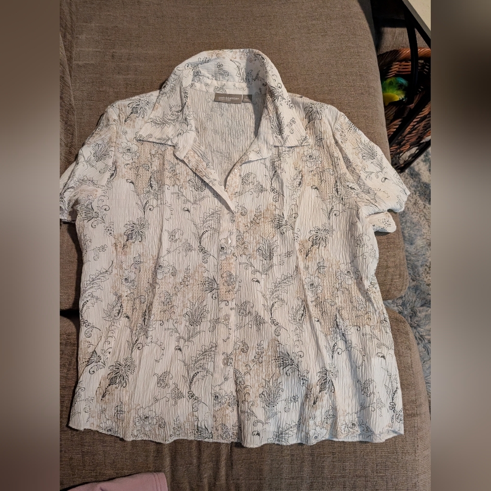 5/$20 Croft And Barrow Blouse
